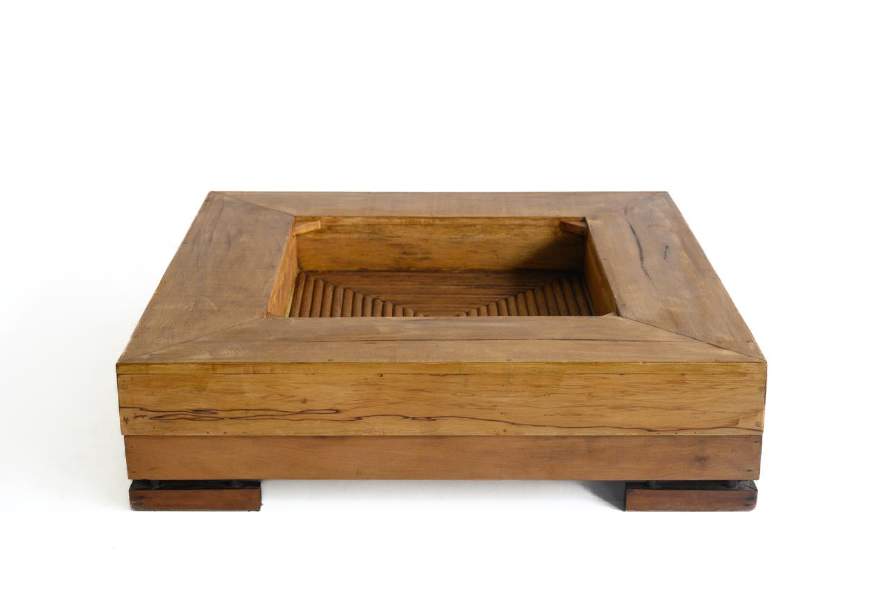 Mesa de Centro Ásia. - 1.20m L x 1.20m C - Galeria